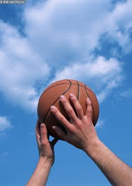 泰山18分钟丢3球克雷桑染红 半场0-3落后申花